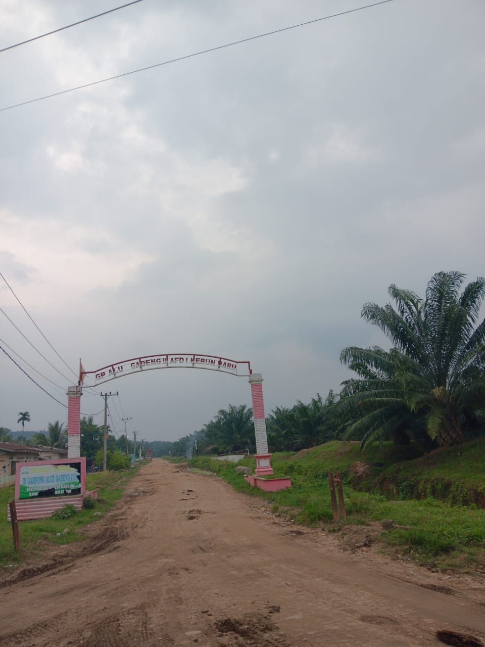 Gapura Desa Alue Gadeng Dua